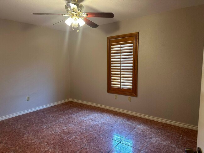 Building Photo - 9019 Siller Loop