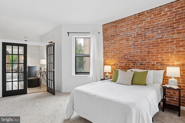 Building Photo - 1605 7th St NW