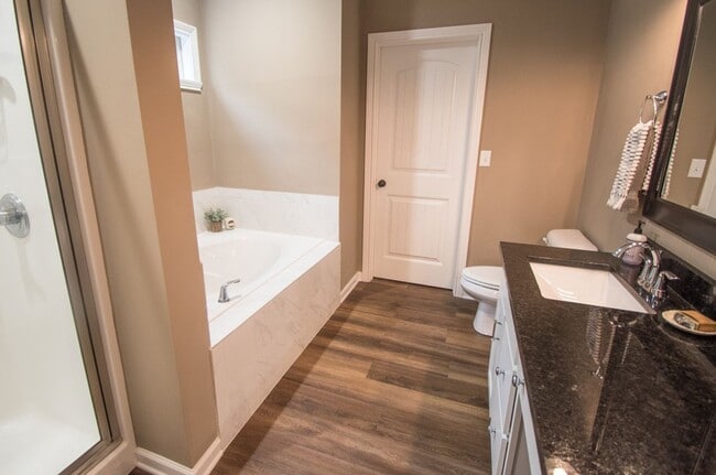 Building Photo - Fall in Love with this home!!!