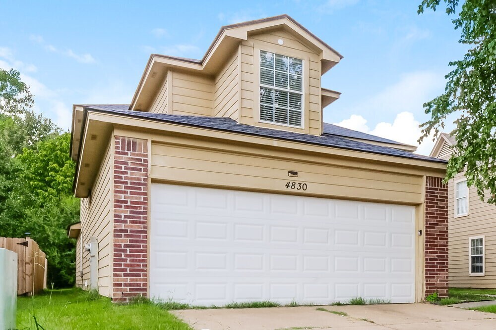 Building Photo - 4830 Mistic Lake Dr