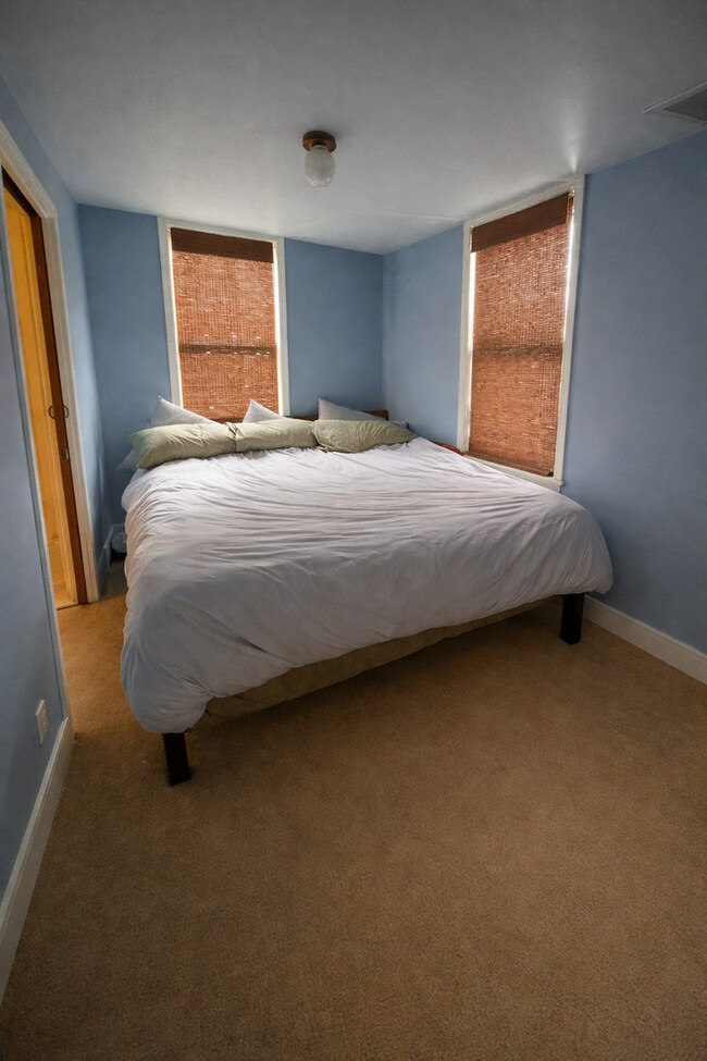 Building Photo - 215/217 N. Ashley St