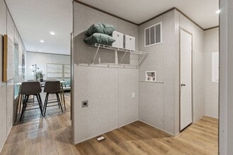 Building Photo - 113 Sundale Trailer Ct