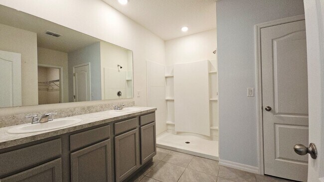 Building Photo - 3639 Scarlet Oak Dr