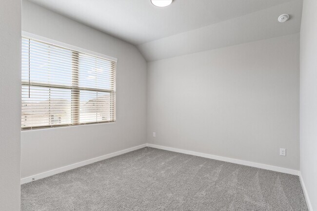 Building Photo - 2010 Sandpiper Wy