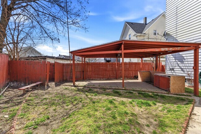 Building Photo - Pawtucket/Woodlawn Single Family Home - $2,695