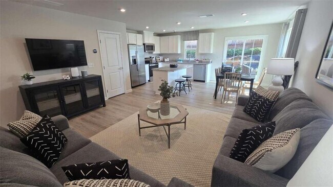 Building Photo - 12 Downing Dr