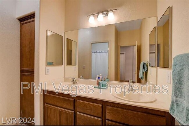 Building Photo - 4705 Cedar Ranch Ct