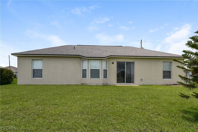 Building Photo - 2229 NW Juanita Pl
