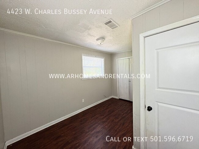 Building Photo - 4423 W Charles Bussey Ave
