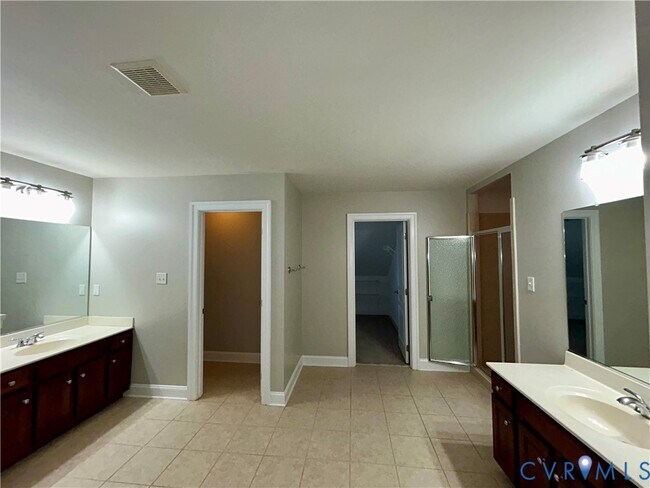 Building Photo - 4700 Jaydee Dr
