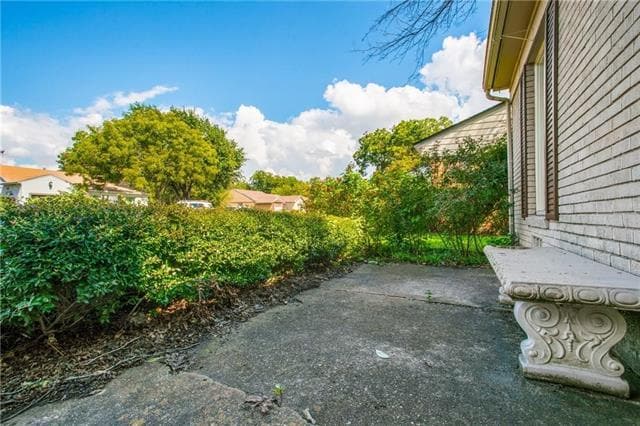 Building Photo - 4726 Wateka Dr