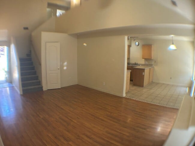 Building Photo - Nice 3 bedroom  with 2 car garage