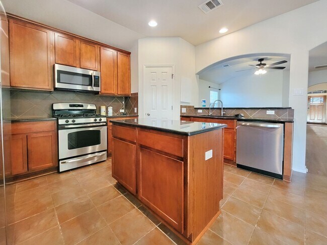 Building Photo - Beautiful 4 BR / 2 BA Home for Rent in Austin