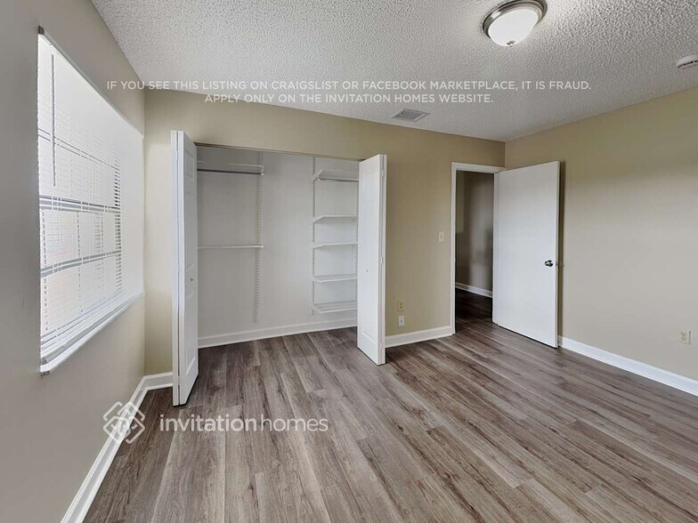 Building Photo - 10420 SW 67th St