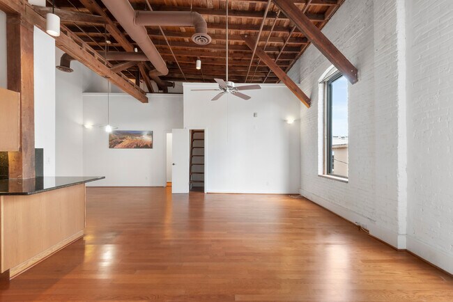 Building Photo - 285 E Stuart Ave
