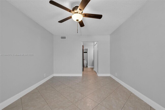 Building Photo - 6600 Cypress Rd