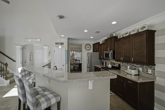 Building Photo - 225 Urbano Ln