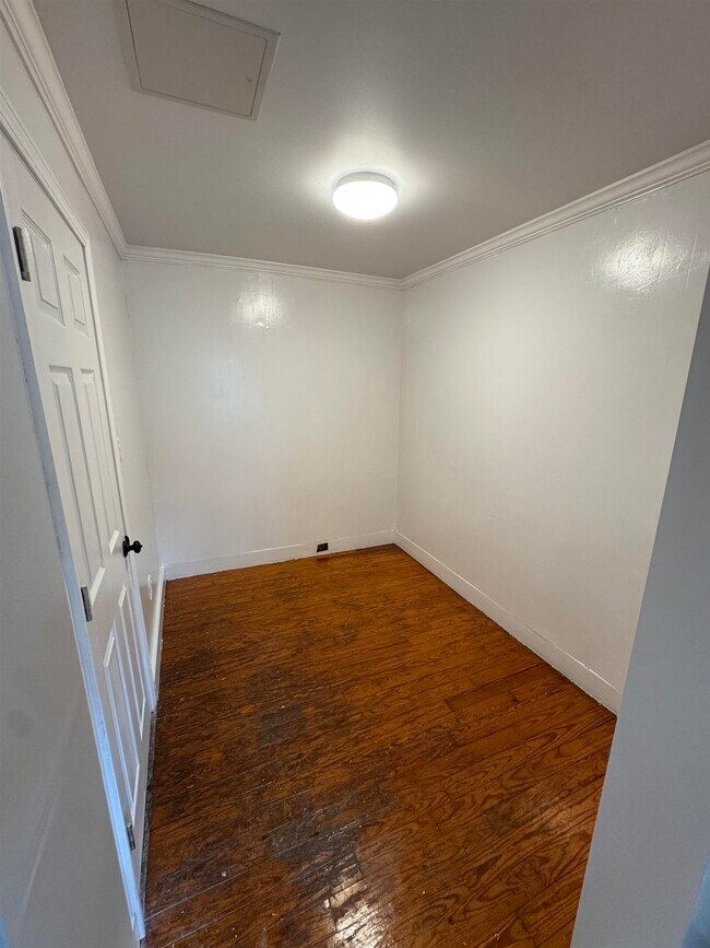 Building Photo - 26-28-28 High St