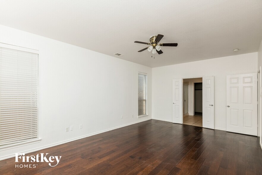 Building Photo - 1101 Sunderland Ln