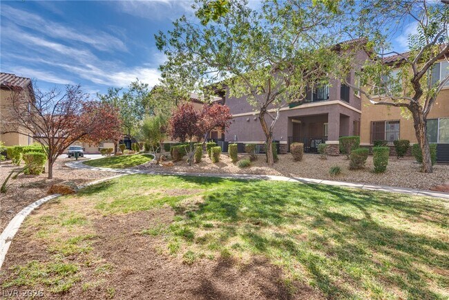 Building Photo - 6868 Sky Pointe Dr