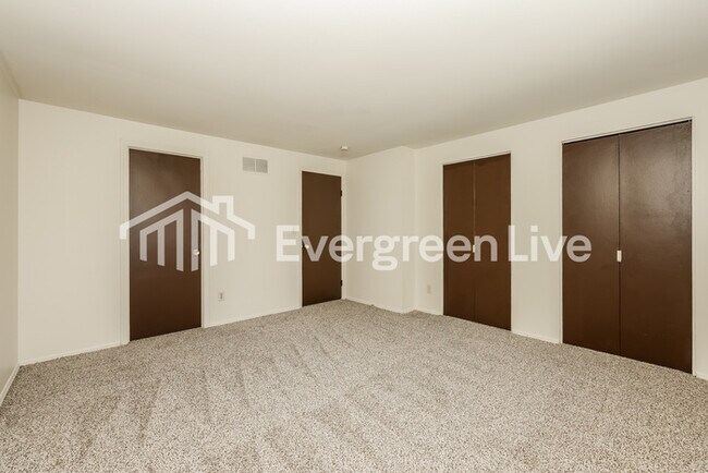 Building Photo - 5871 Taylorsville Rd