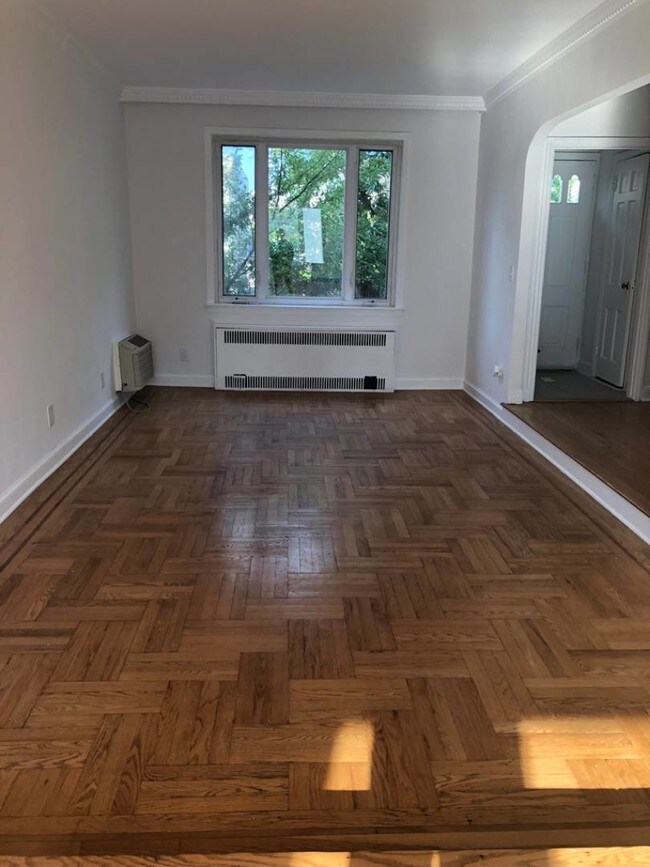 Building Photo - 166 Langham St