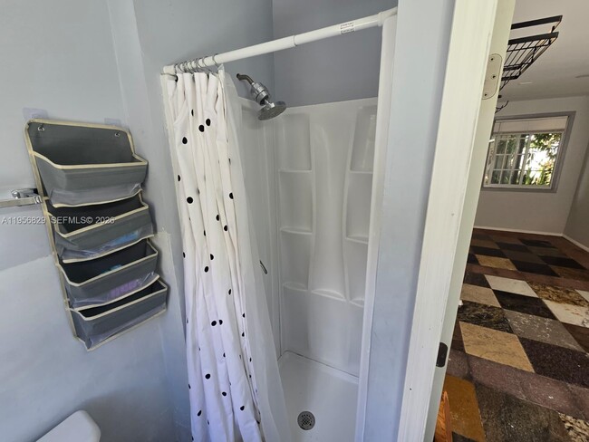 Building Photo - 3083 SW 17th St