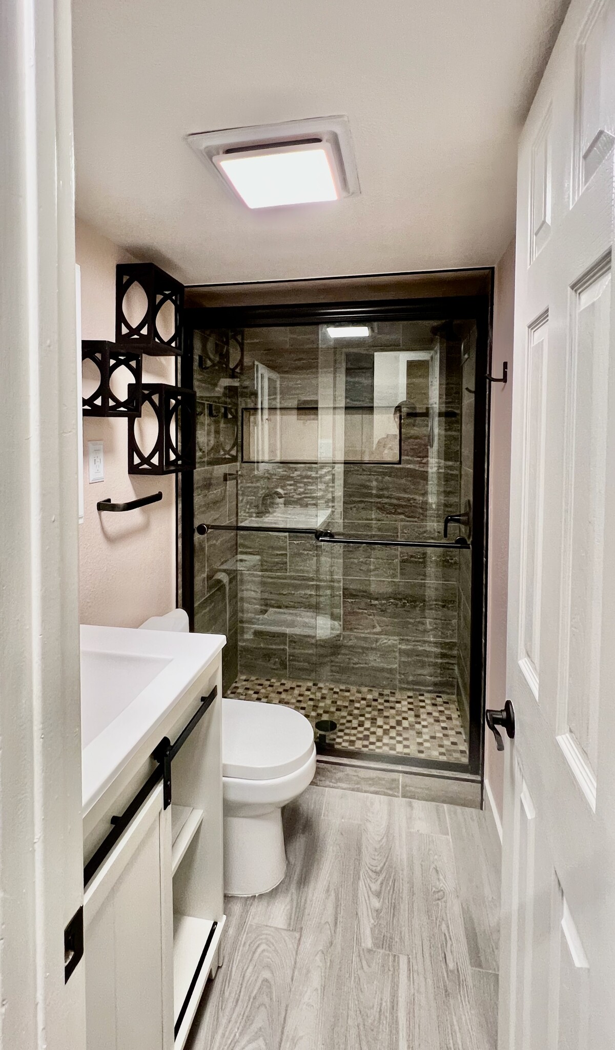 downstairs bathroom recently remodeled - 1703 Quiver Ct