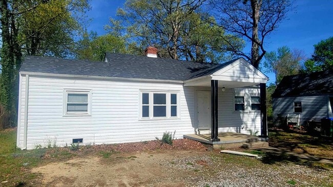 Building Photo - 942 Halsey Ln