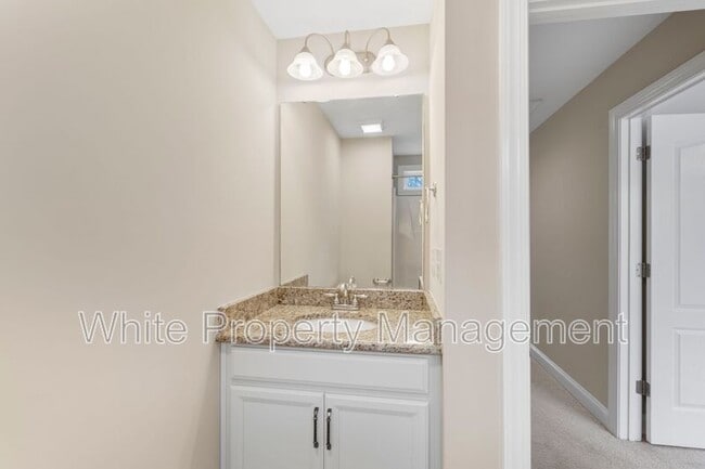 Building Photo - 541 Daventry Ct