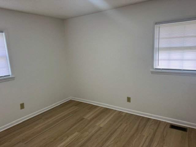 Building Photo - 53 Lakeview Dr