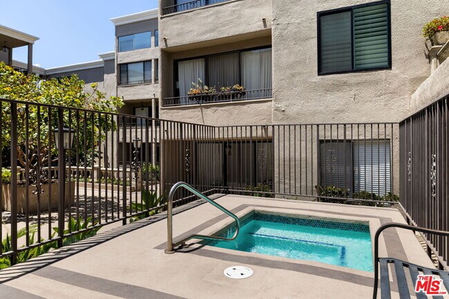 Building Photo - 8455 Fountain Ave