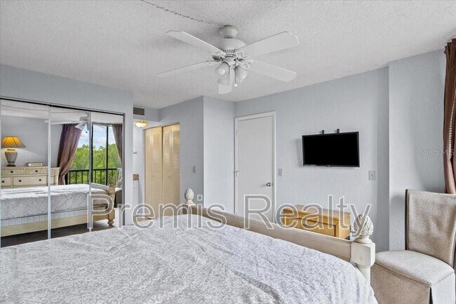 Building Photo - 900 Cove Cay Dr