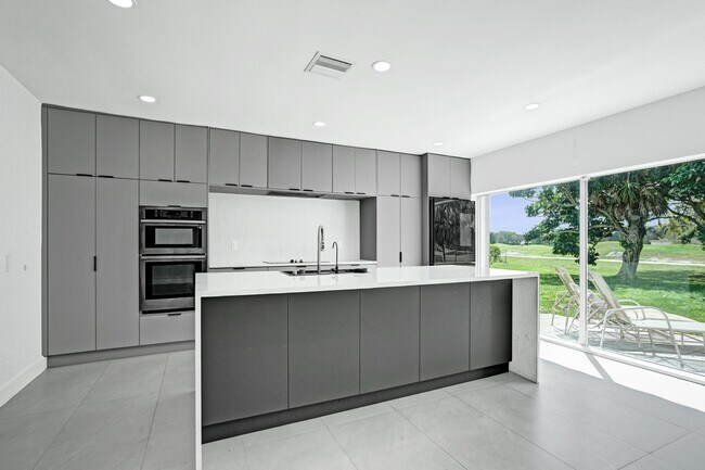 Building Photo - 6700 E Tropical Way