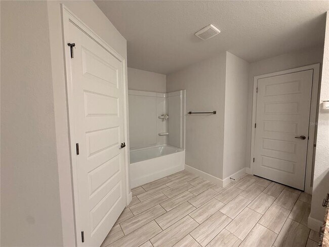 Building Photo - 8797 SE 161st Pl