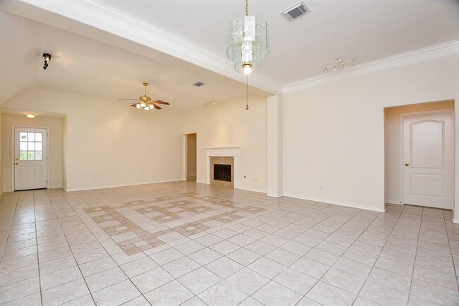 Building Photo - 12335 Shadowvista Dr