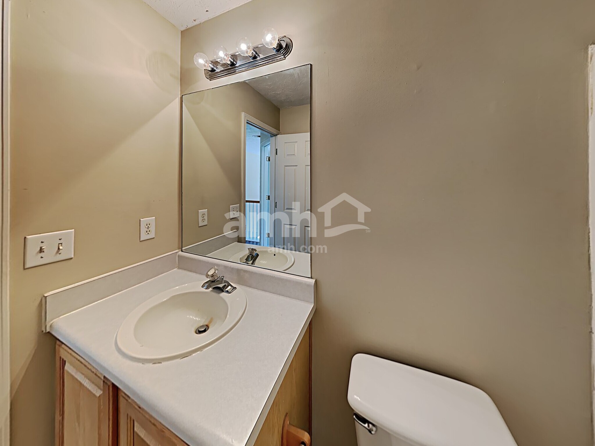 Building Photo - 714 Baskins Cir