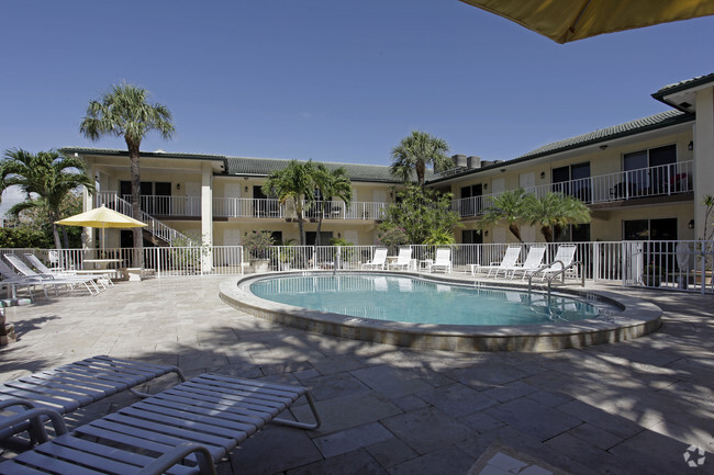 Primary Photo - Beach Villas in Deerfield