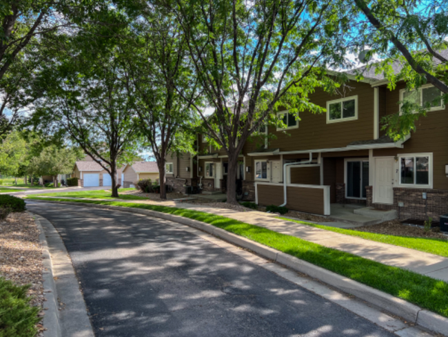 Building Photo - 1601 Great Western Dr