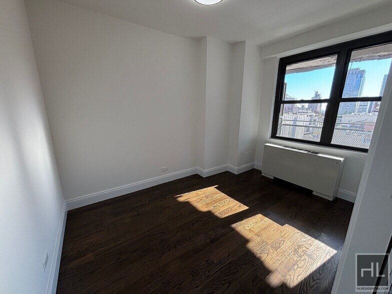Building Photo - East 82nd Street