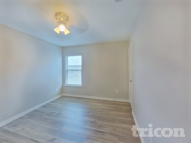 Building Photo - 173 Bandana Cir