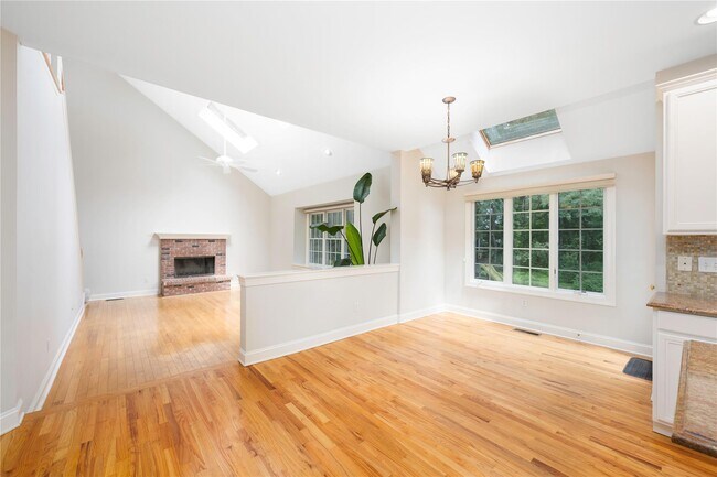 Building Photo - 46 McGuiness Ln