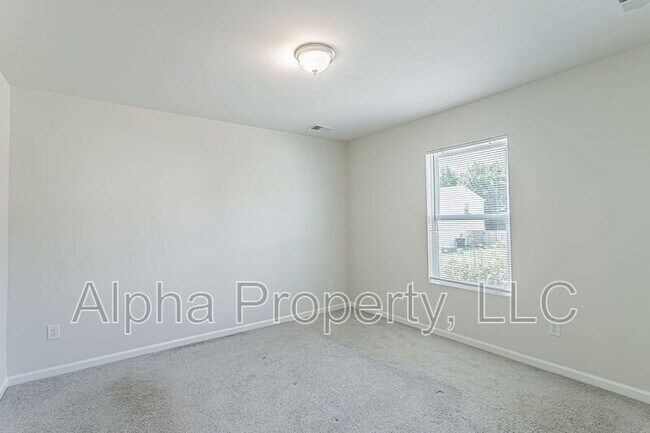 Building Photo - 304 Long Grove Ln