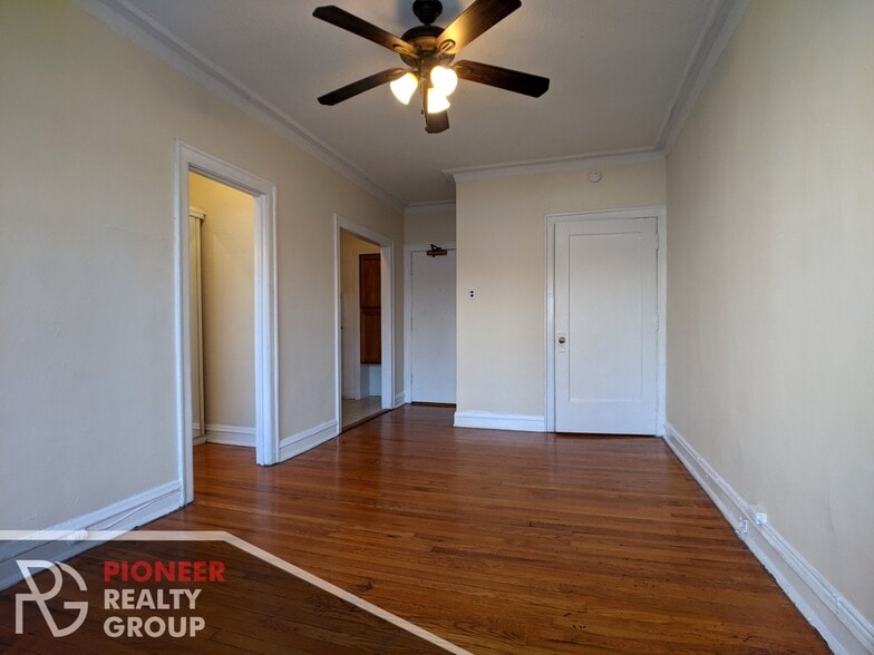 Building Photo - 1160 N Dearborn St