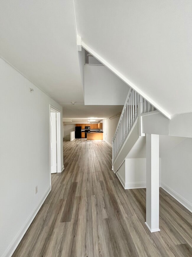 Office Space - The Lofts at 2nd and LOMA
