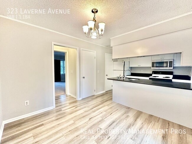 Building Photo - 323 Laverne Ave