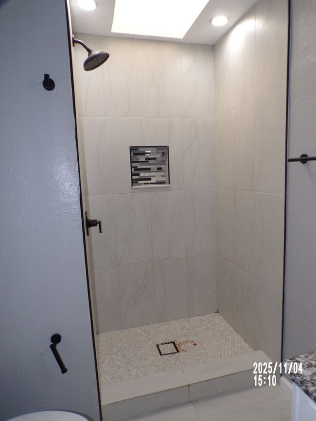 Building Photo - Fresh Paint!!, New Flooring and Granite Co...