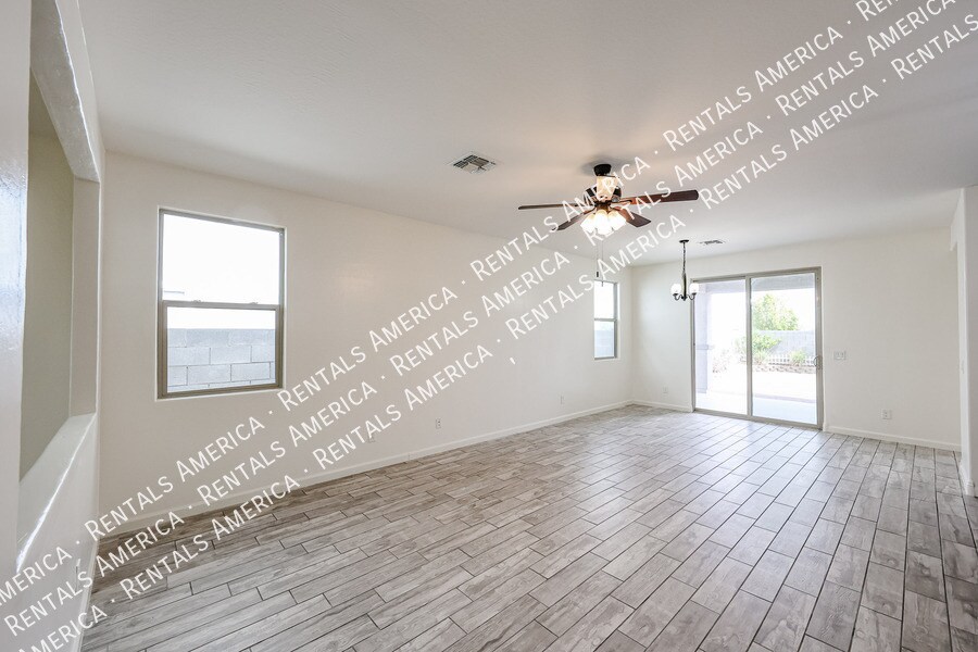 Building Photo - 9820 W Sanna St