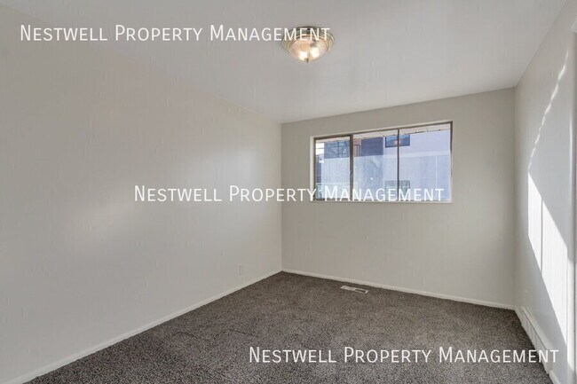 Building Photo - 2465 E 3300 S