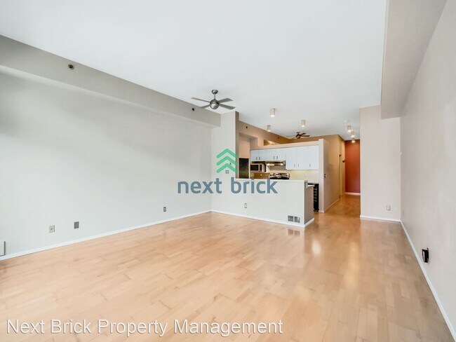Building Photo - 1 br, 1 bath House - 2030 Western Ave, Uni...
